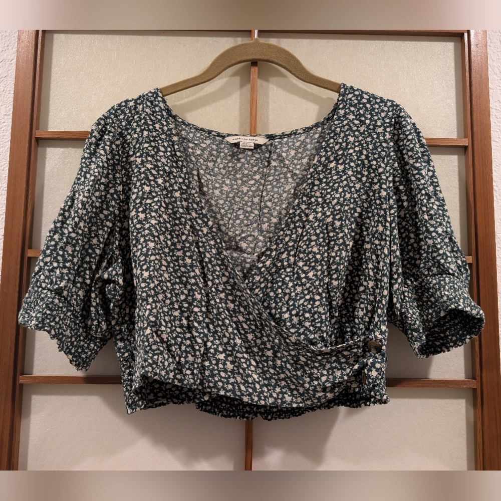 American Eagle Outfitters Dark Green Floral Crop Top